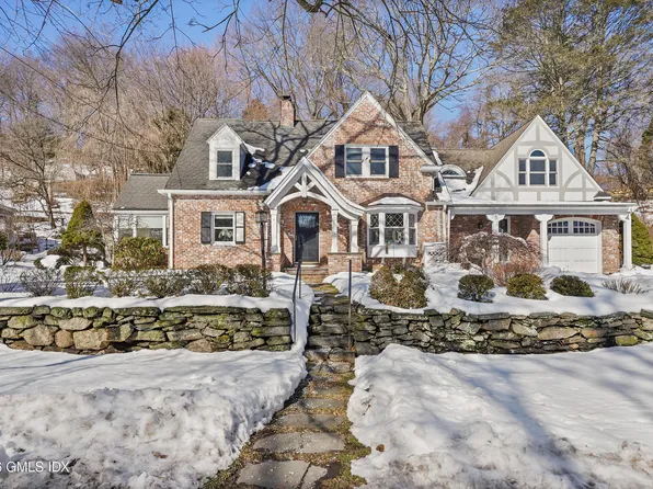 5 Halliwell Dr, Stamford, CT 06902