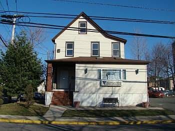 1st image of 1644 Parker Ave