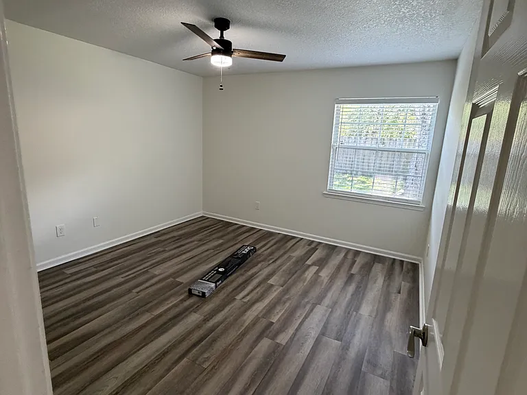 1110 Tolkien Ln — Photo 17