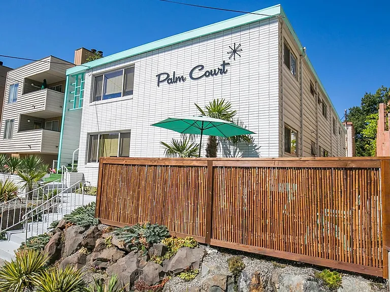 Palm Court - Located in the heart of Seattle — Photo 1