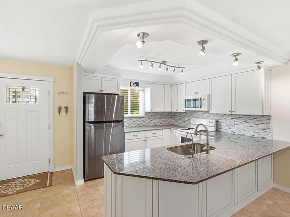 5th image of 120 Oak Ln