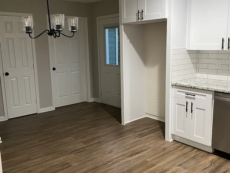 812 Pin Money St — Photo 3