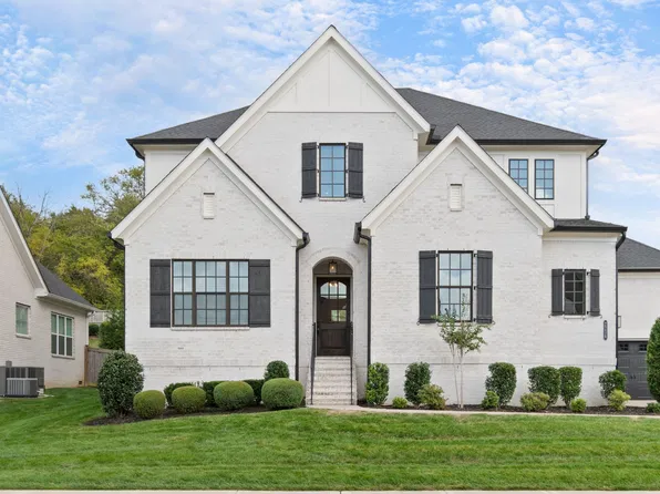 2236 Brakeman Ln, Thompsons Station, TN 37179