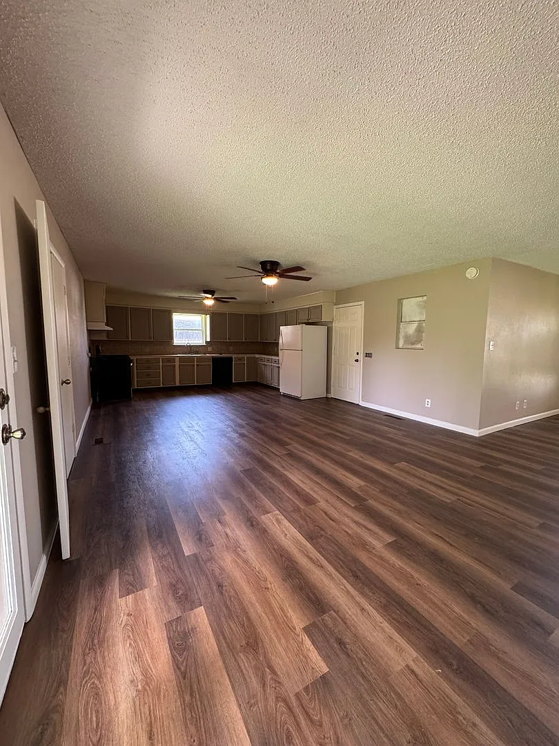 Move In Special Call Now — Photo 3