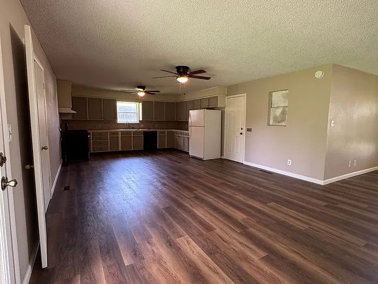 7308 Jenny Lind Rd — Photo 3