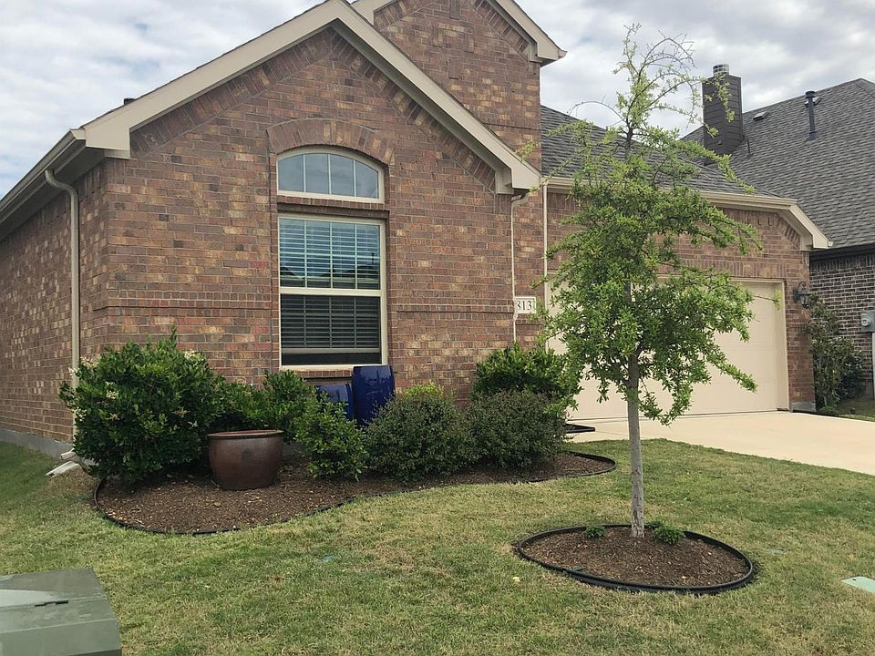 1st image of 813 Lake Cypress Ln