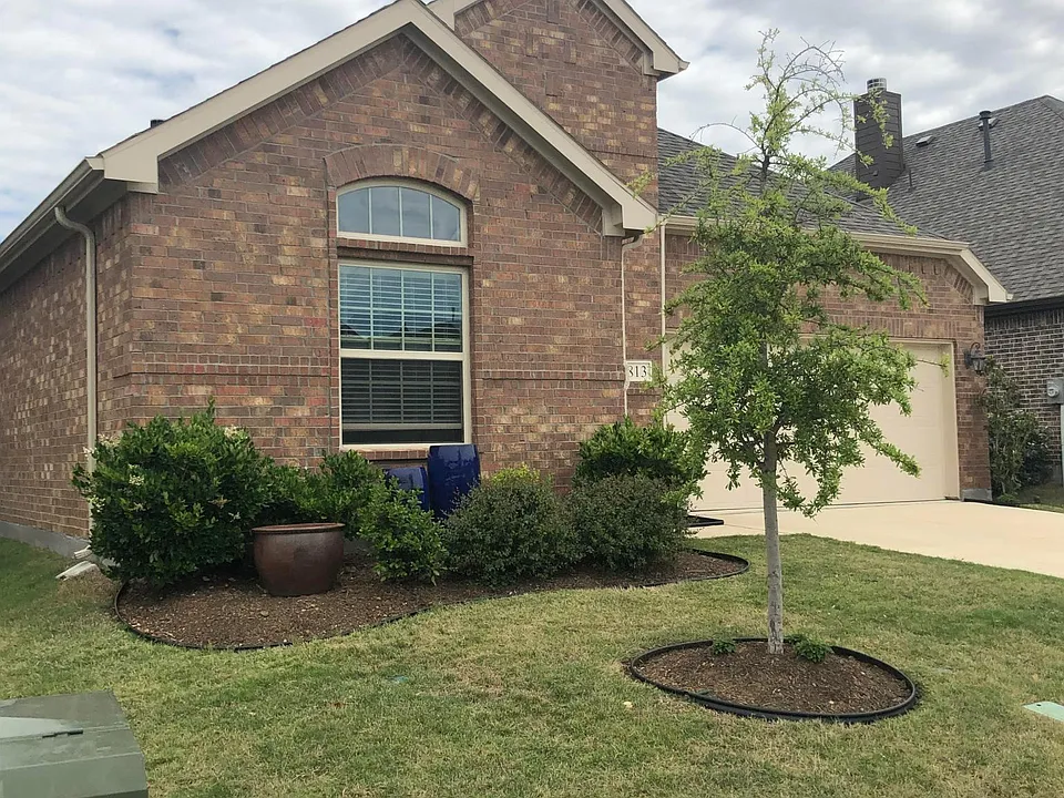 813 Lake Cypress Ln