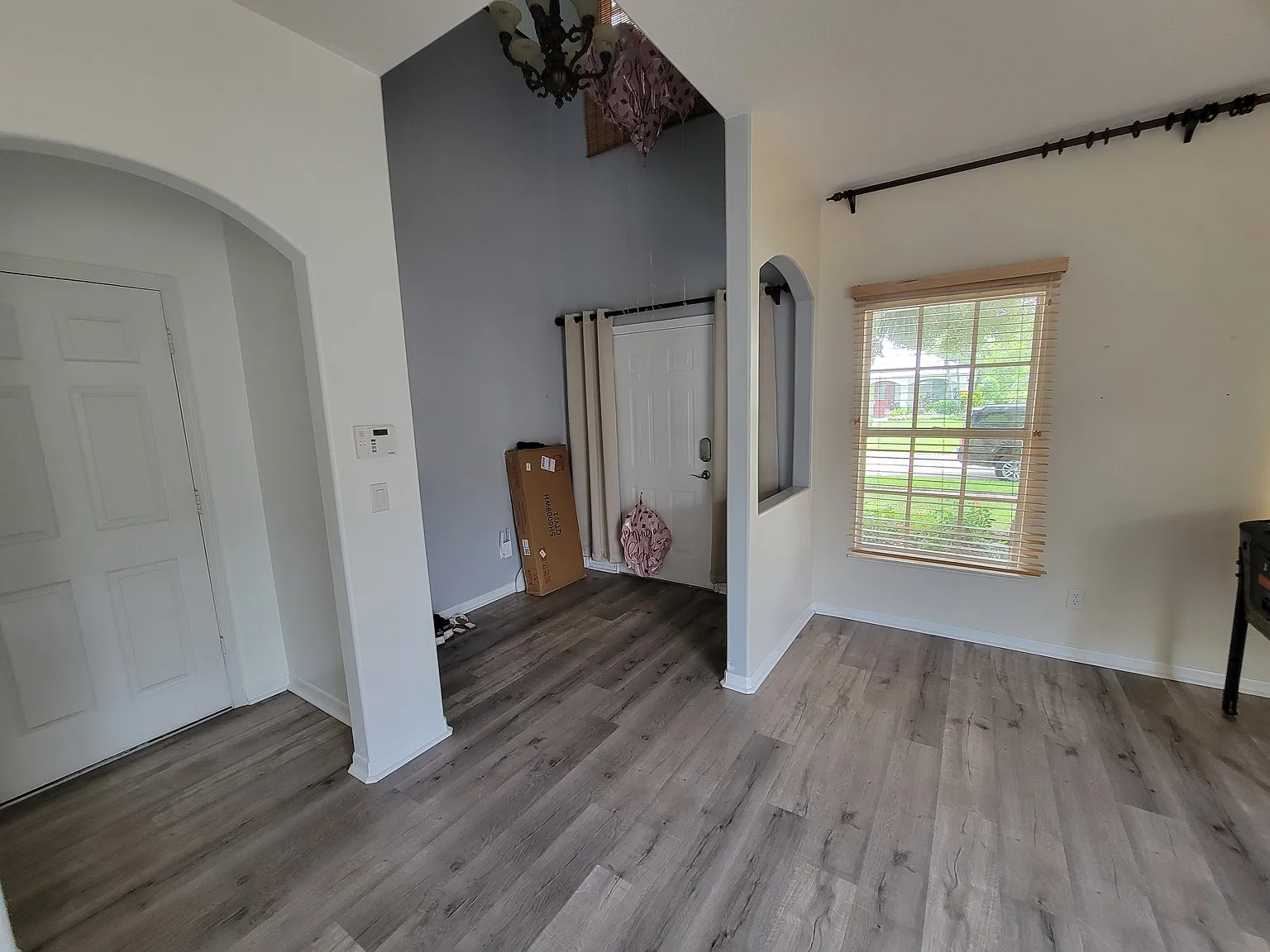 4 bed, 2831 sqft, $3,000 — Photo 4