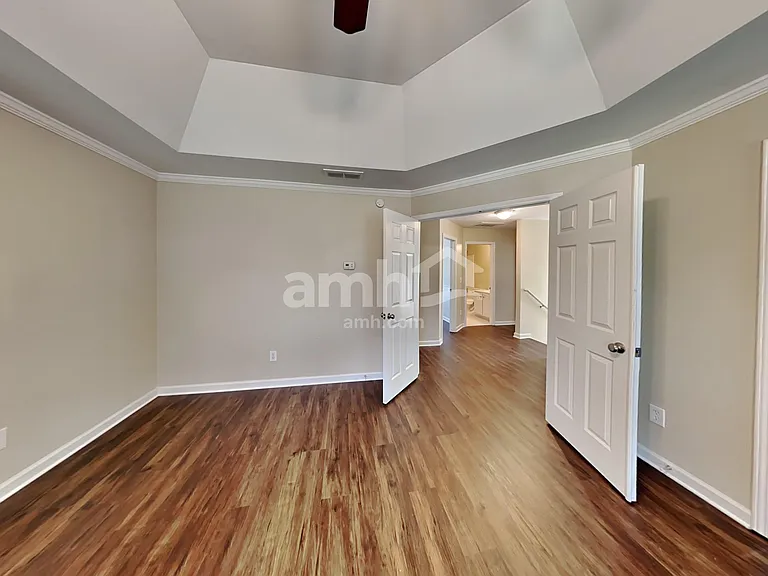 2923 Villa Lake Dr — Photo 11