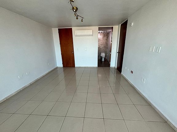 4th image of 576 Avenida Arterial #2608