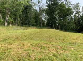 2610 E Finley Dr, Claysville, PA 15323