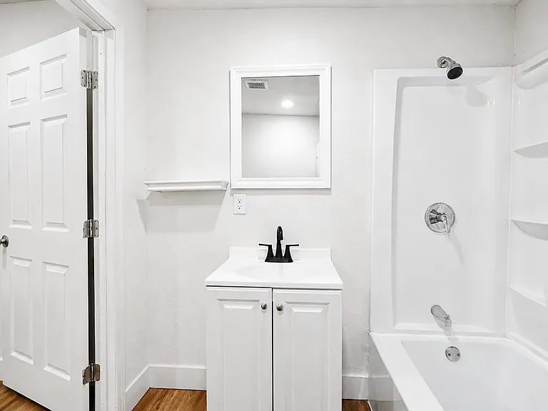 669 E G St — Photo 14