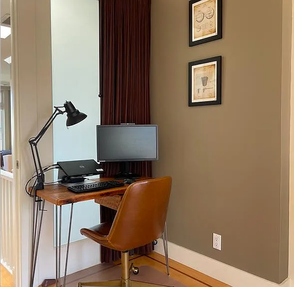 Work nook / sitting area in master bedroom