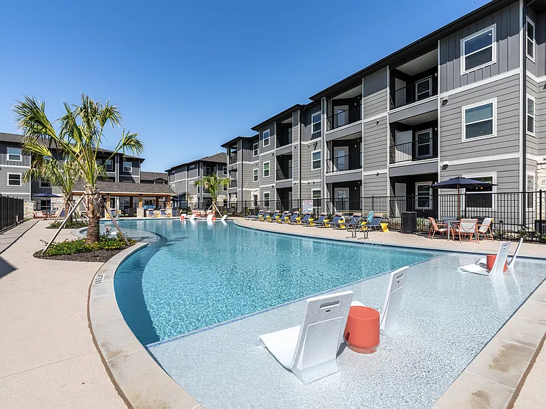Southton Apartments — Photo 6