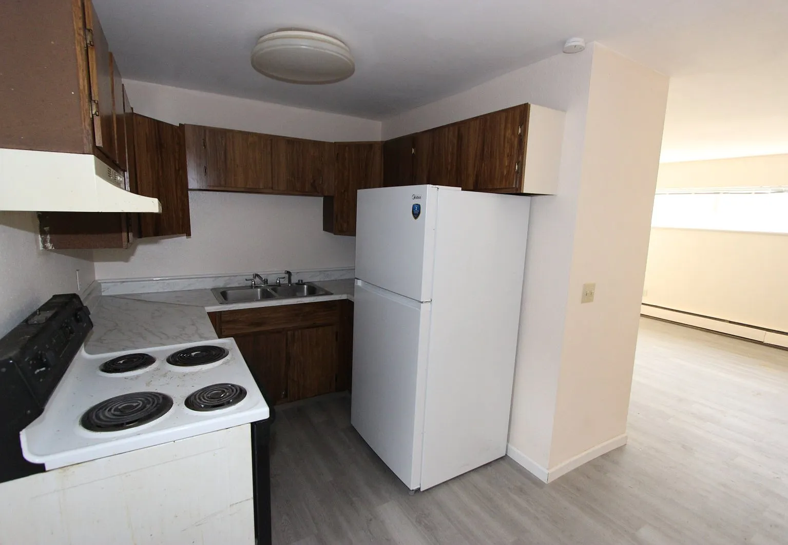 2 bed, 950 sqft, $1,600 — Photo 2