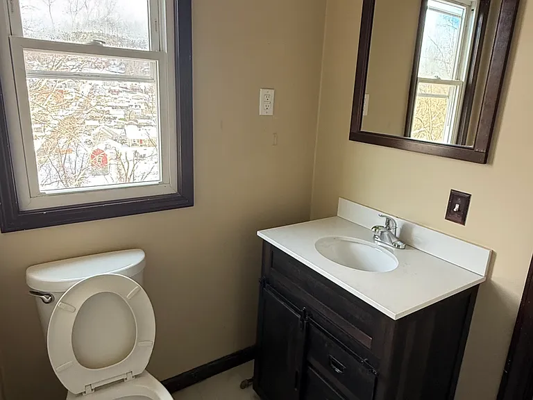 319 Clay St — Photo 16