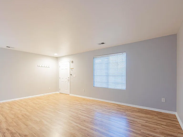 10125 Fairfax Ct — Photo 13