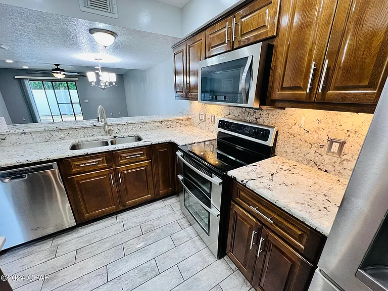 8623 N Lagoon Dr #B10 — Photo 2