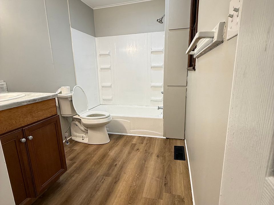 1st image of 228 Schaum Ave
