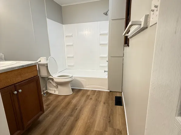 228 Schaum Ave, Zanesville, OH 43701