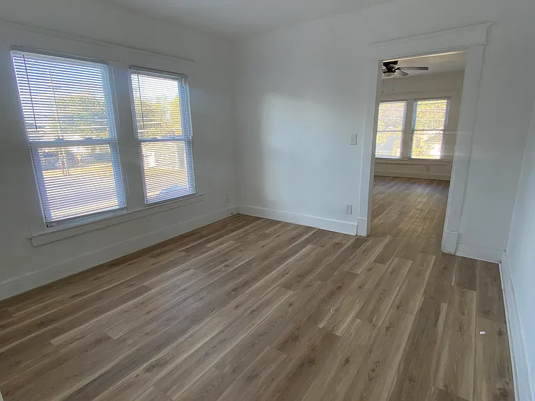 521 N 33rd St #4 — Photo 2