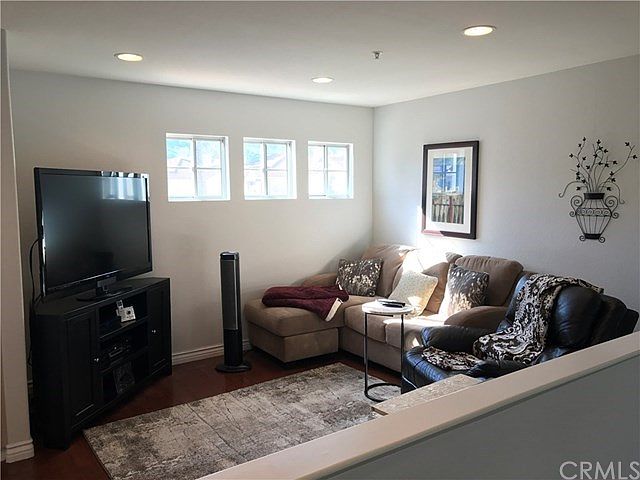 2nd image of 233 Via Presa