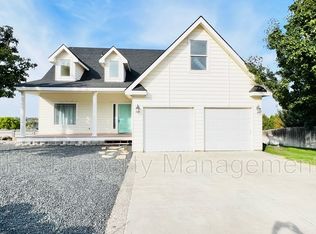 5131 Milky Way, West Richland, WA 99353