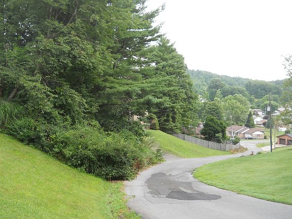 2nd image of 125 Munson Dr