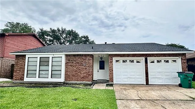 2424 Park Place Dr — Photo 2