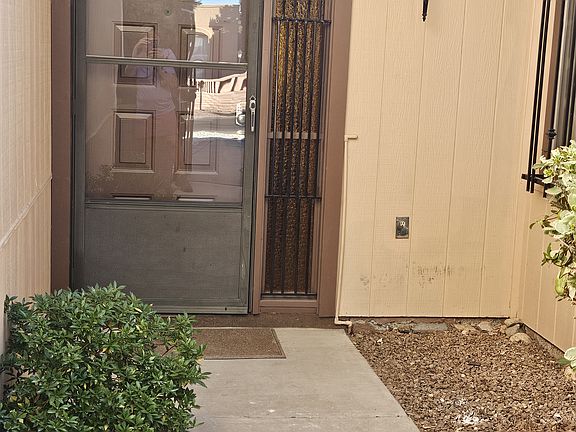3rd image of 1211 W Calle Ramiro
