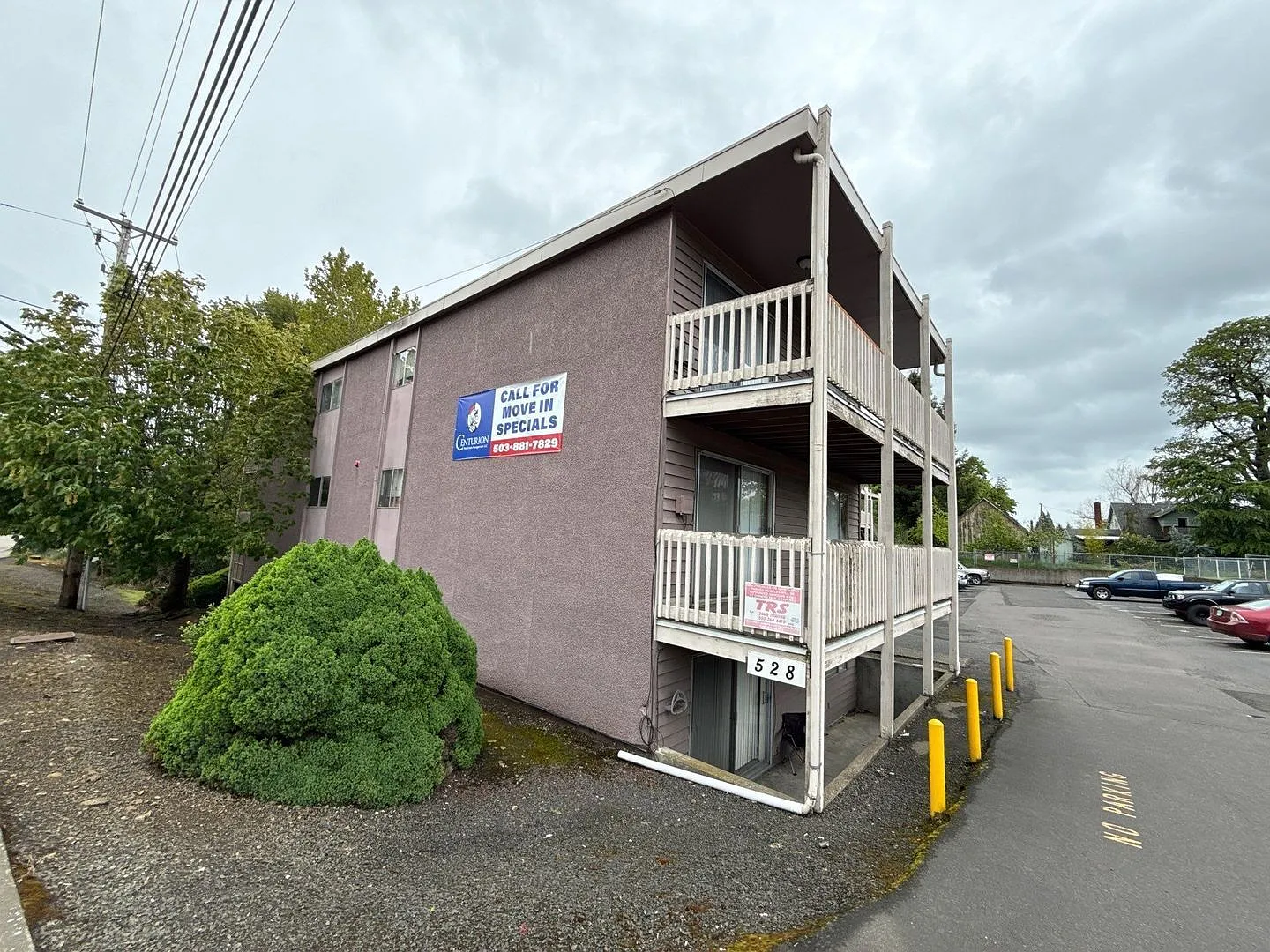 2 bed, 1.0 bath, $1,195 — Photo 2