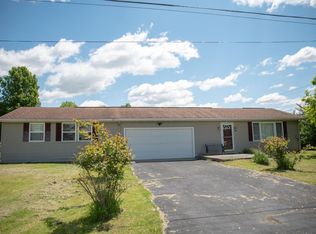 18 Lynnwood Dr, Hebron, OH 43025