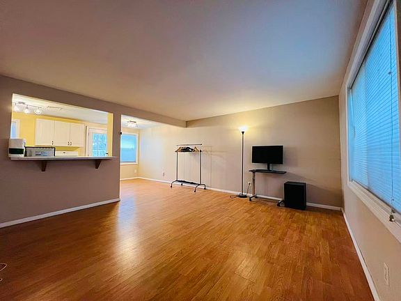 5th image of 40 Roberts Dr #40