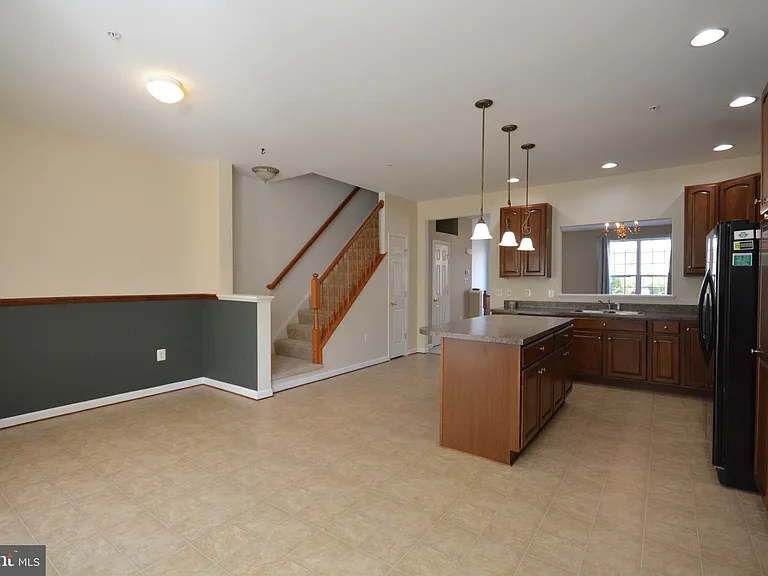 421 Green Fern Cir — Photo 9