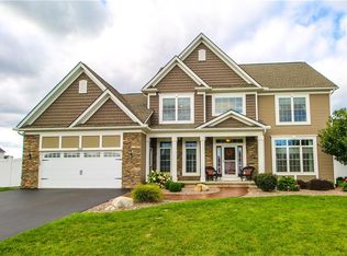 290 Barclay Ct, Rochester, NY 14612