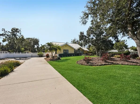 600 Shetland Cir, Nokomis, FL 34275