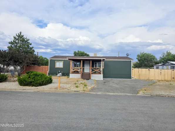 5492 Woods Dr, Sun Valley, NV 89433