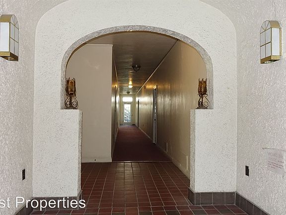5th image of 2119 Hearst Ave APT 11
