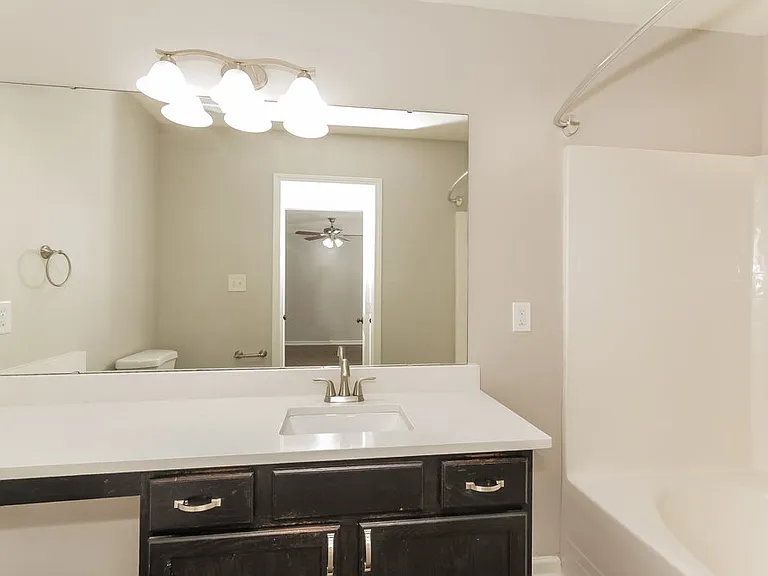 1422 Majestic Meadow Dr — Photo 12
