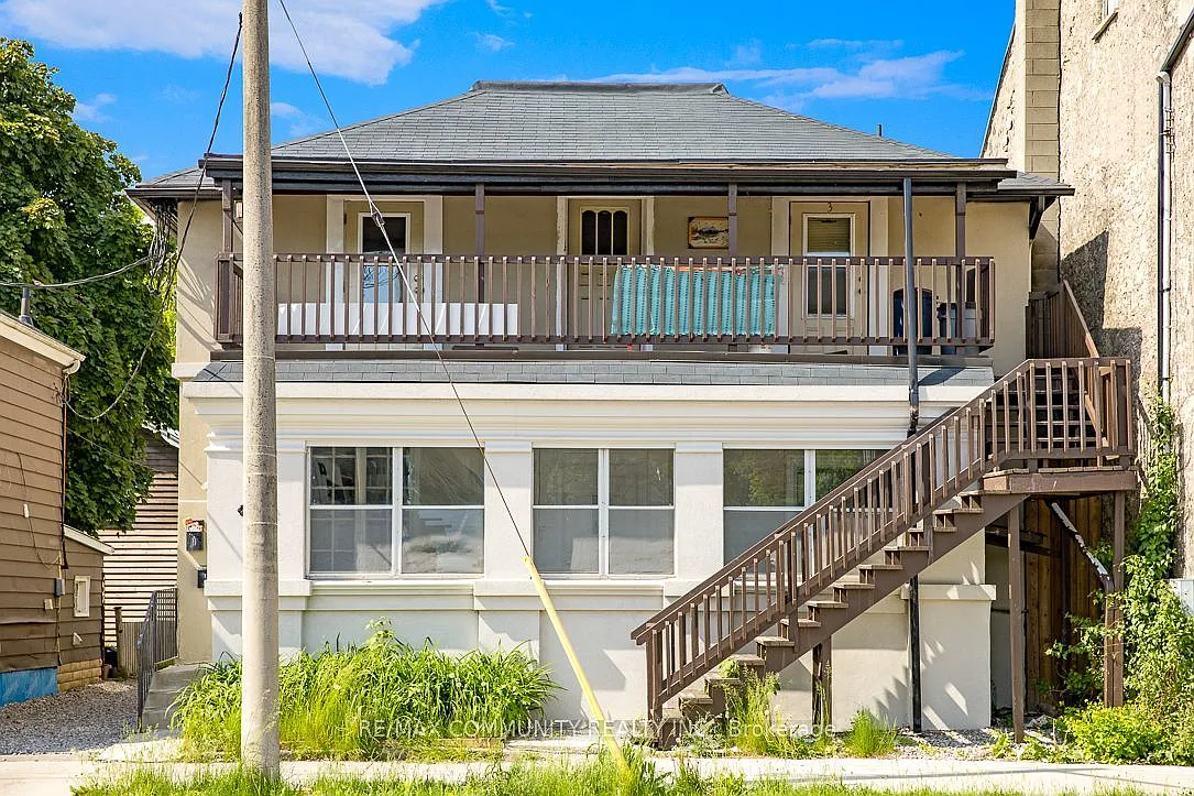3 bed, $1,990 — Photo 1
