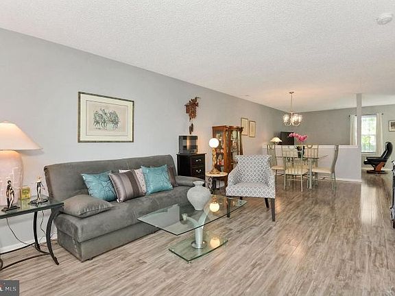 5th image of 113 Daniel Ct
