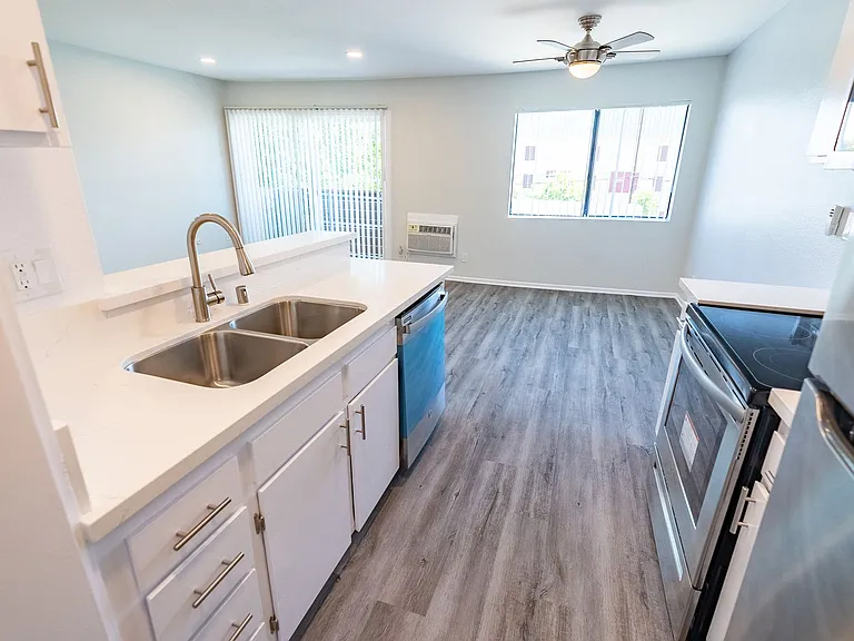 4444 Ensign Avenue — Photo 53
