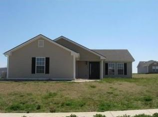 1421 Colonel Hawthorn Dr, Prairie Grove, AR 72753