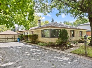 259 Pine Ln, Bensenville, IL 60106