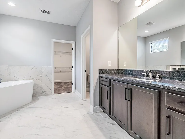 3912 S Church Ave — Photo 42