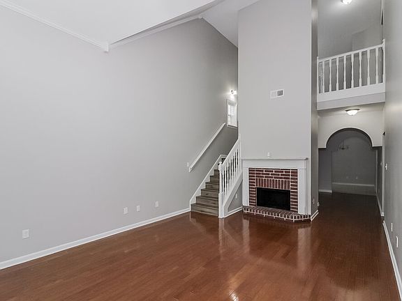 5th image of 8676 Eagle View Dr