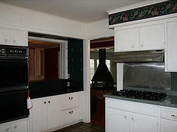 3rd image of 2202 21st St