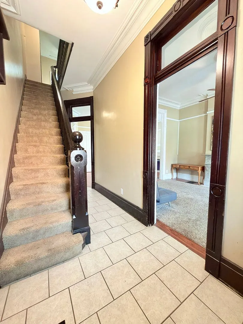 4 bed, 2.5 bath, 2250 sqft, $2,850 — Photo 2