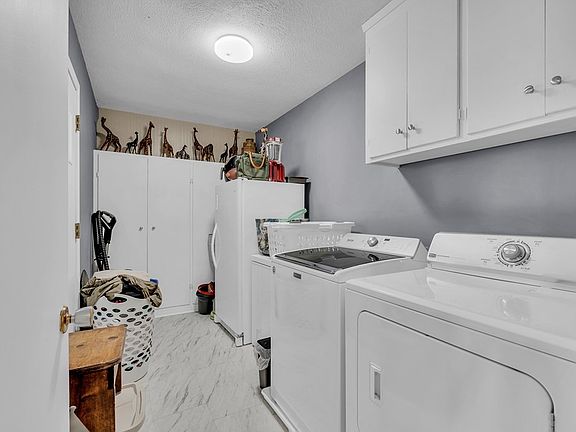 5th image of 607 Turn Table Rd