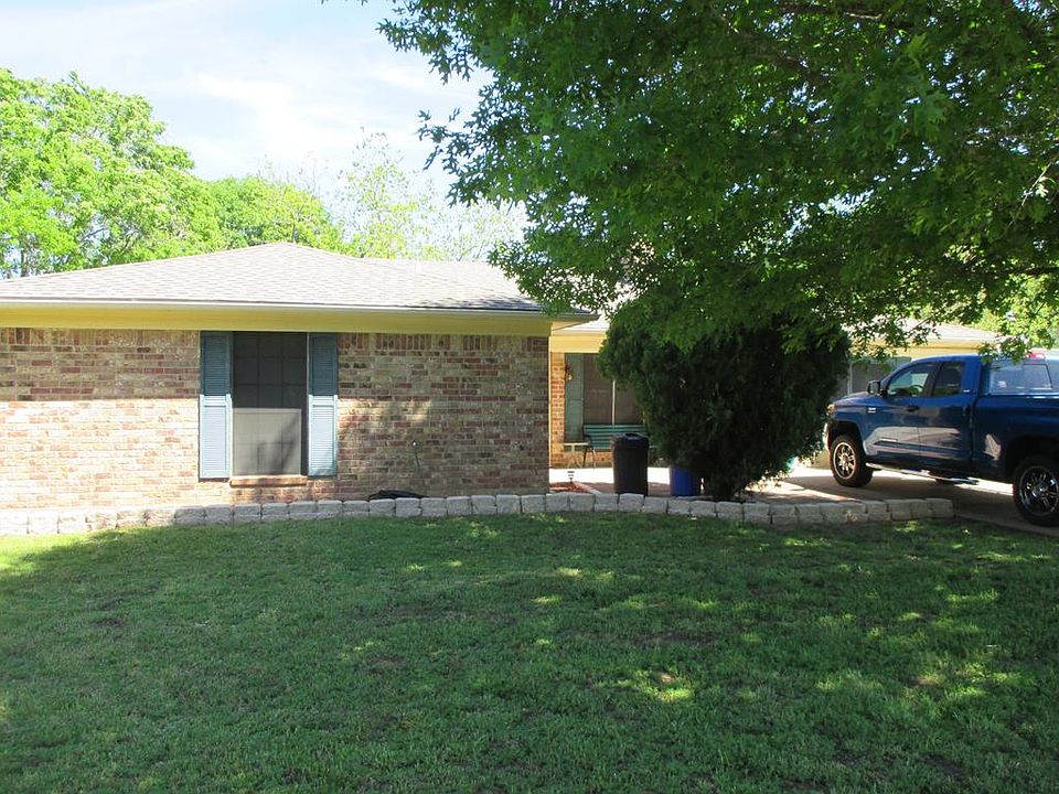 1st image of 203 Palm Dr